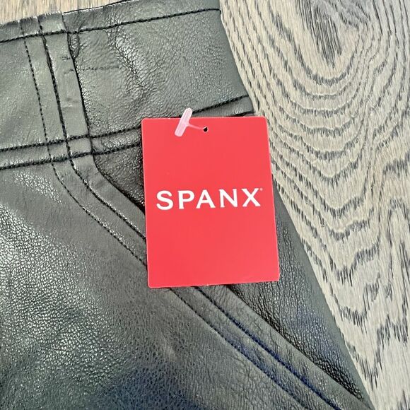 Spanx Black Faux Leather Like Joggers Pants M Elastic Waist High Waist - Picture 9 of 16